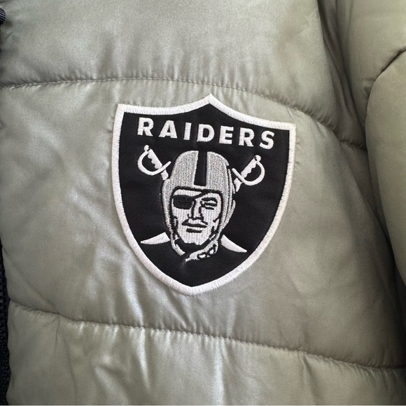 Vintage Reebok NFL Oakland Raiders Puffer Men’s Jacket  Size XL Sleeve Pockets - Picture 3 of 12